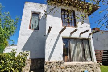 EN VENTA CASA TRES AMBIENTES - SANTA CLARA DEL MAR
